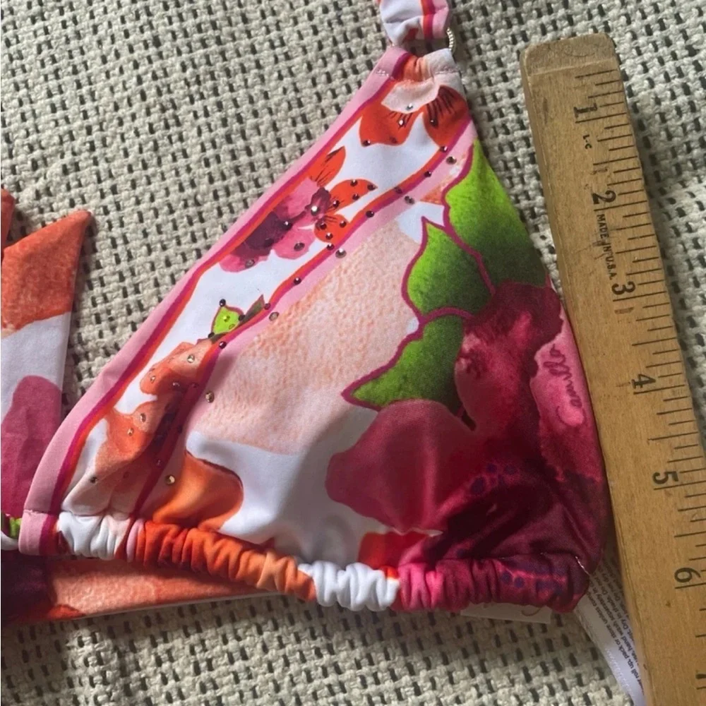 NWOT Camilla ring tri TOP